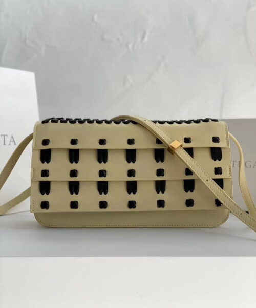 Bottega Veneta Shoulder Bag Beige, For Women, Women’s Bags 11in/28cm