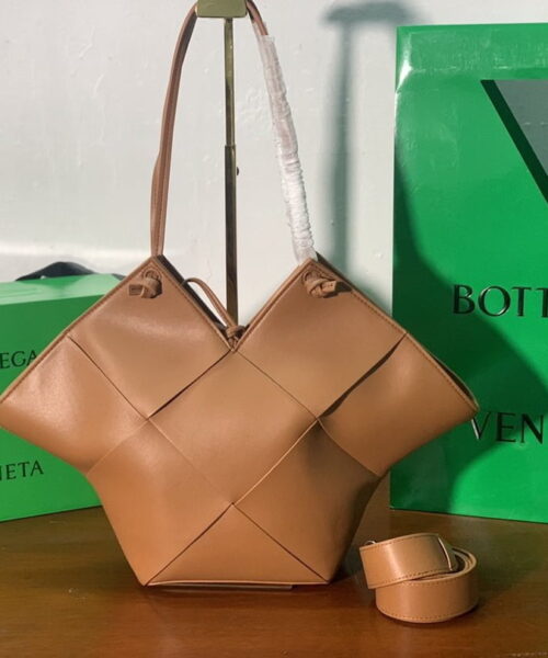 Bottega Veneta Shoulder Bag Brown, For Women, Women’s Bags 17.7in/45cm