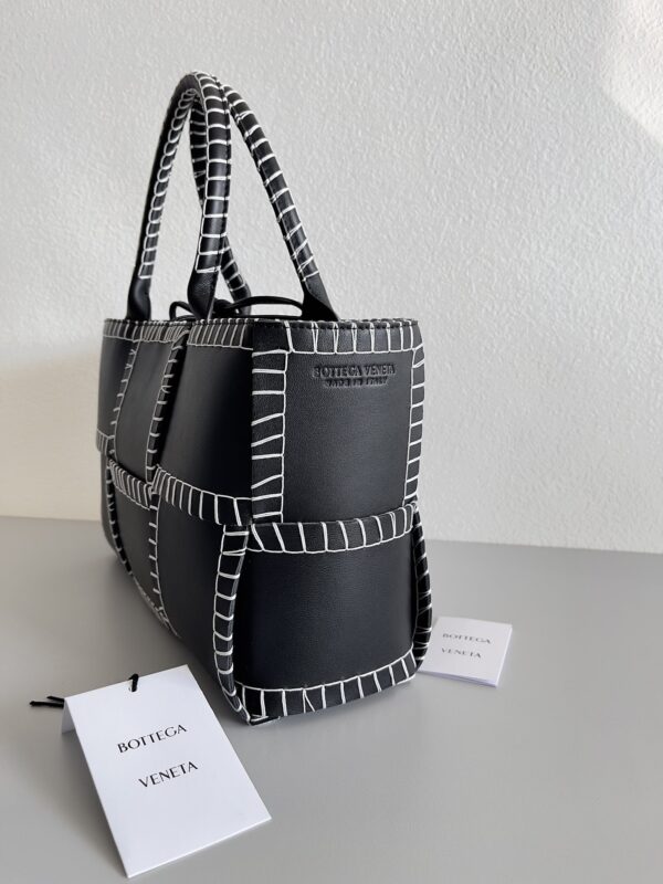 Bottega Veneta Small Arco Tote Bag Black, For Women, Women's Bags 11.8in/30cm