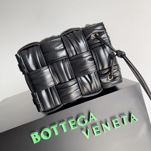 Bottega Veneta Small Cassette Bucket Bag Black, For Women, Women's Bags 7.1in/18cm 717187V2FY38425