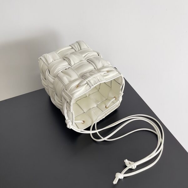 Bottega Veneta Small Cassette Bucket Bag White, For Women, Women's Bags 7.1in/18cm 717187V2FY39009