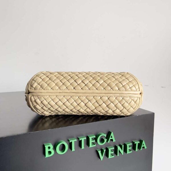 Bottega Veneta Small Clicker Shoulder Bag Cream/Green For Women 27cm / 10.6in 730968V01D13150