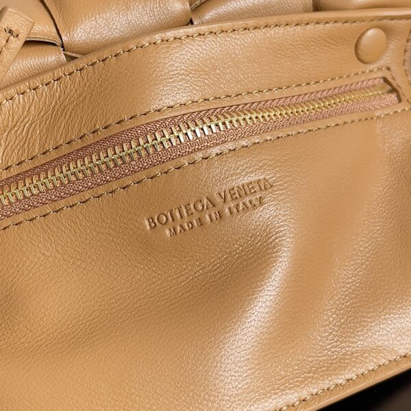 Bottega Veneta Small Padded Cassette Brown, For Women, Women's Bags 7.5in/19cm