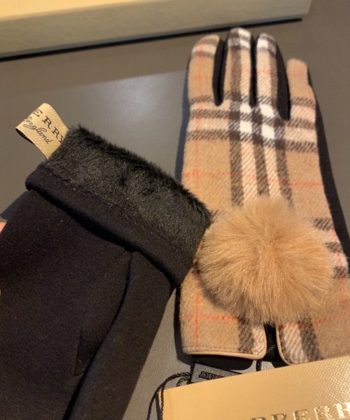 Burberry Cashmere Gloves In Brown