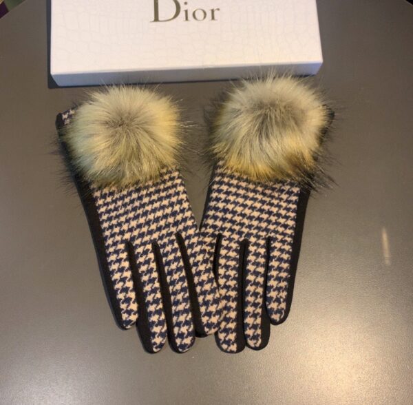 Burberry Cashmere Gloves In Brown