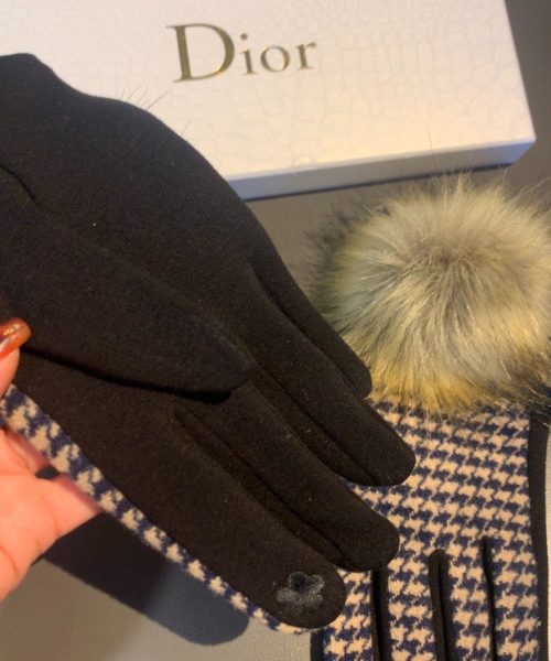 Burberry Cashmere Gloves In Brown