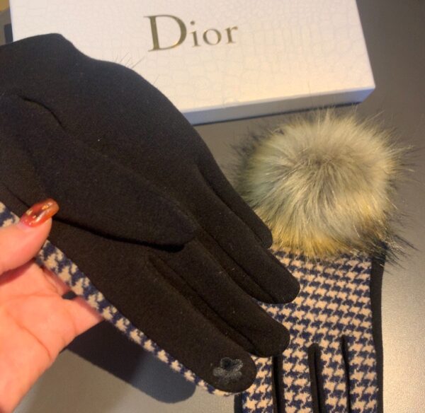 Burberry Cashmere Gloves In Brown
