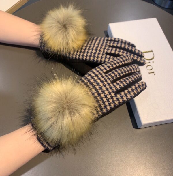 Burberry Cashmere Gloves In Brown