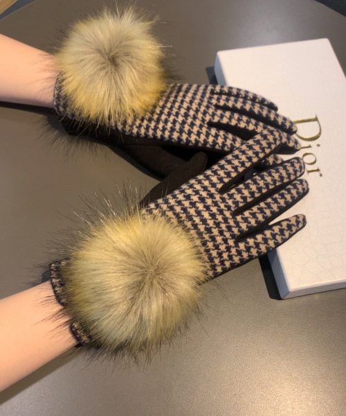 Burberry Cashmere Gloves In Brown