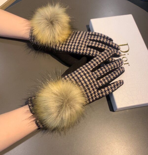 Burberry Cashmere Gloves In Brown