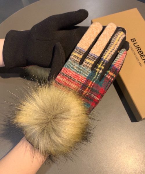Burberry Cashmere Gloves In Multiple Color