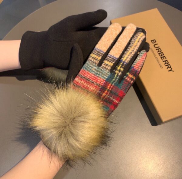Burberry Cashmere Gloves In Multiple Color