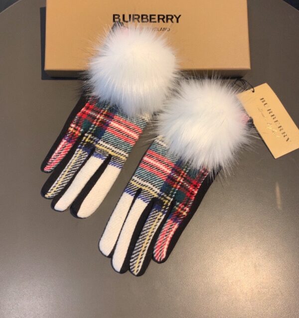 Burberry Cashmere Gloves In Multiple Color