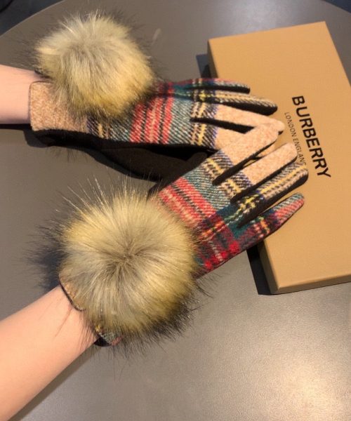 Burberry Cashmere Gloves In Multiple Color