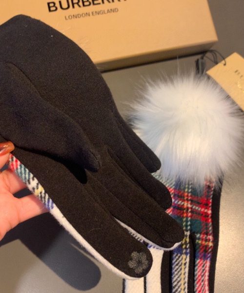 Burberry Cashmere Gloves In Multiple Color