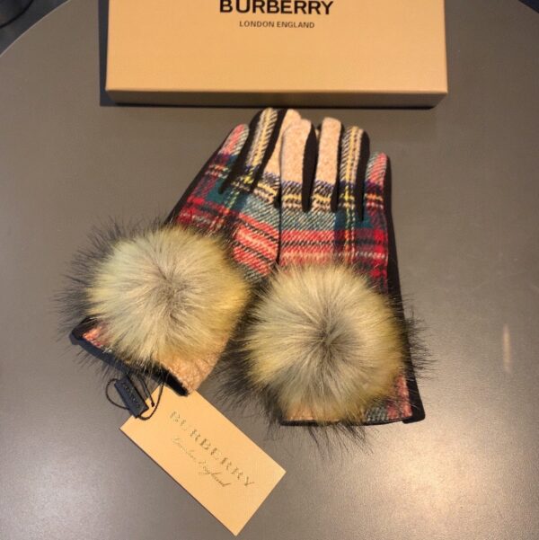 Burberry Cashmere Gloves In Multiple Color