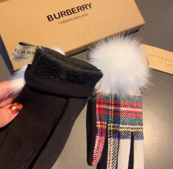 Burberry Cashmere Gloves In Multiple Color