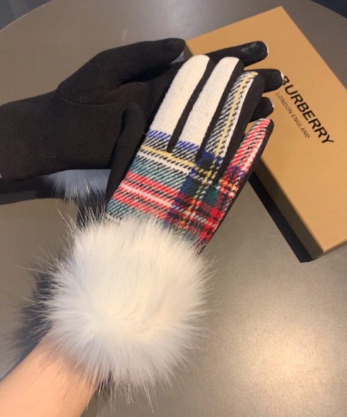 Burberry Cashmere Gloves In Multiple Color