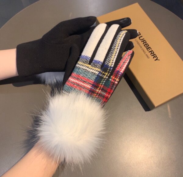 Burberry Cashmere Gloves In Multiple Color
