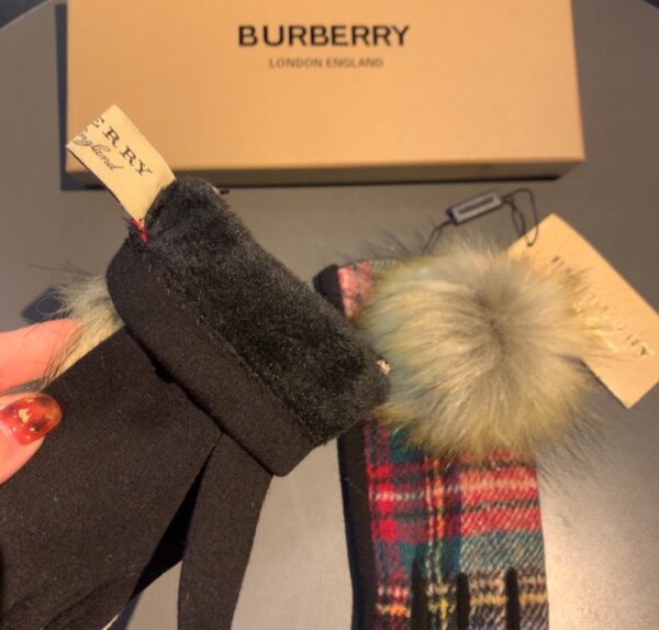 Burberry Cashmere Gloves In Multiple Color