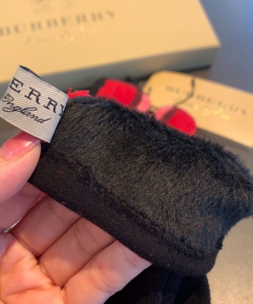 Burberry Cashmere Gloves In Red