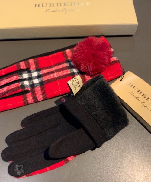 Burberry Cashmere Gloves In Red
