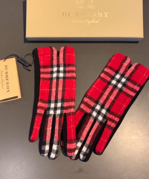 Burberry Cashmere Gloves In Red