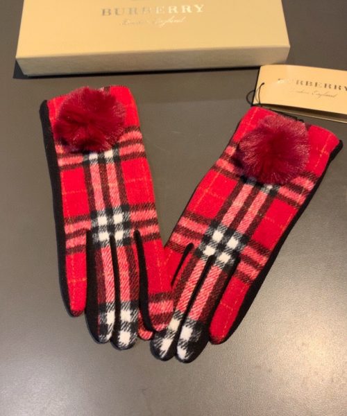Burberry Cashmere Gloves In Red