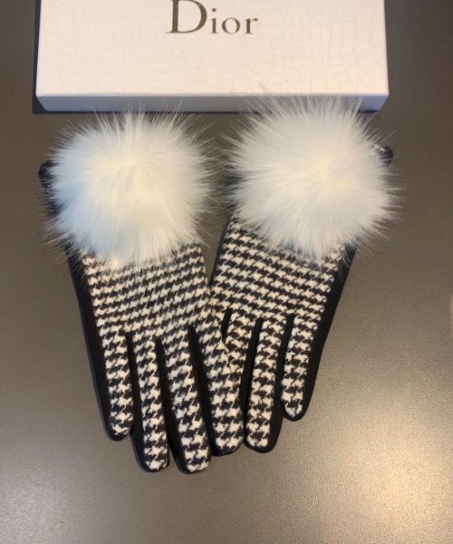 Burberry Cashmere Gloves In White
