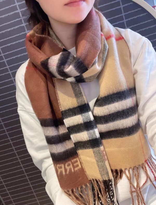 Burberry Contrast Check Cashmere Archive Beige/Birch Brown Scarf 180cm/71in 80453291