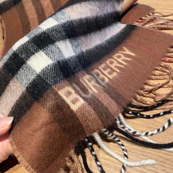 Burberry Contrast Check Cashmere Archive Beige/Birch Brown Scarf 180cm/71in 80453291