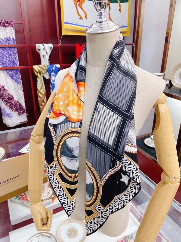 Burberry Deer Print Black Square Scarf 90cm/35in 