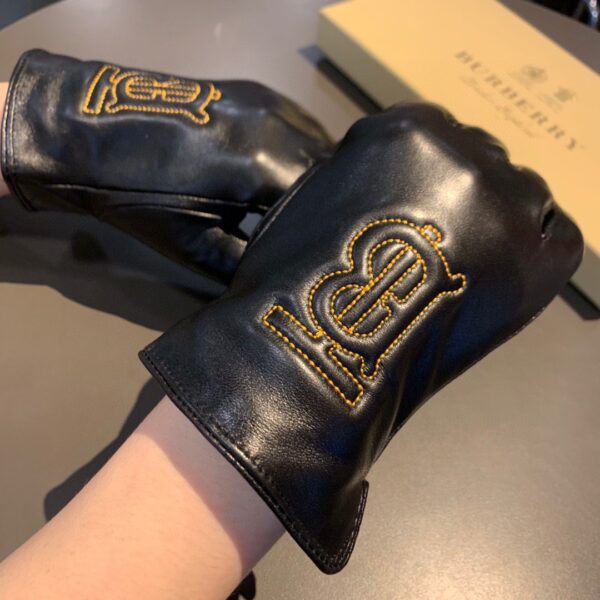 Burberry Monogram Motif Gloves In Black