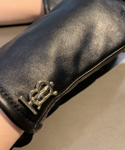 Burberry Monogram Motif Gloves In Black
