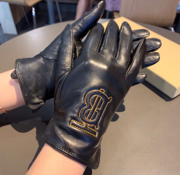 Burberry Monogram Motif Gloves In Black