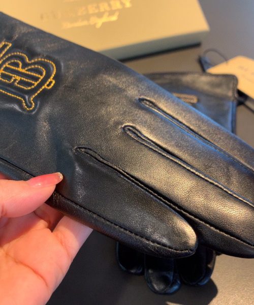 Burberry Monogram Motif Gloves In Black