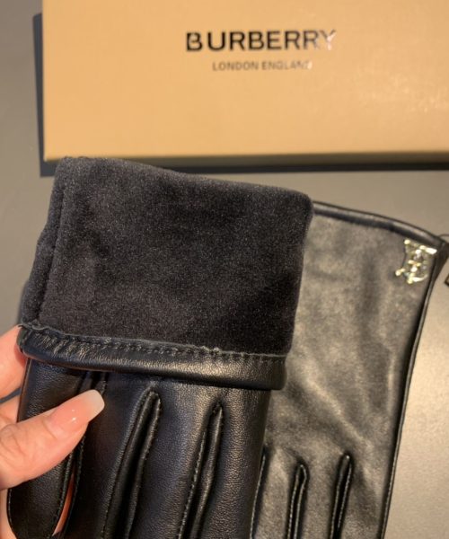 Burberry Monogram Motif Gloves In Black