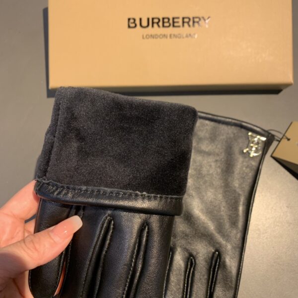 Burberry Monogram Motif Gloves In Black