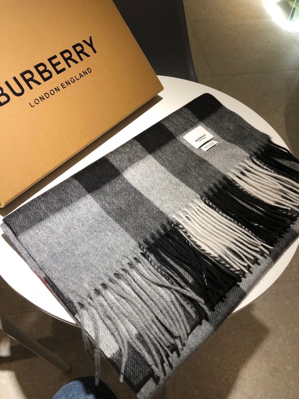 Burberry The Classic Check Cashmere Grey 66in/168cm - Image 2