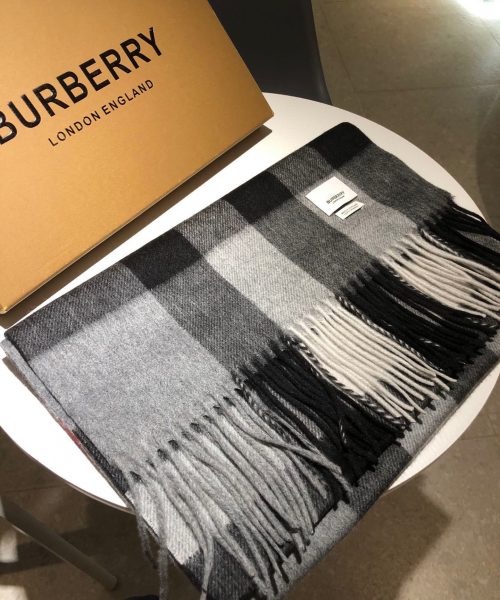 Burberry The Classic Check Cashmere Grey 66in/168cm