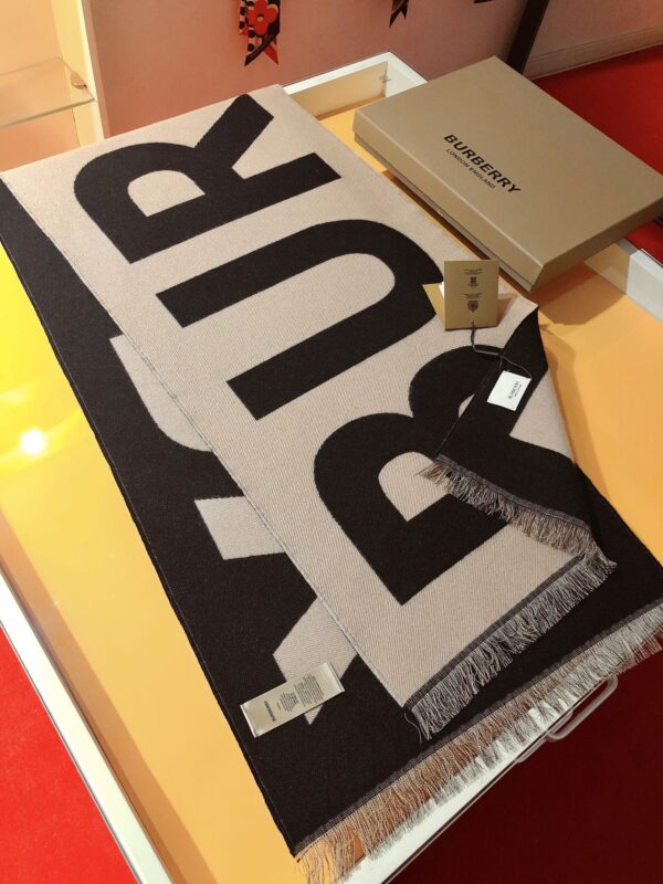 Burberry Wool New Double-Sided Large Brown Scarf 188cm/74in 