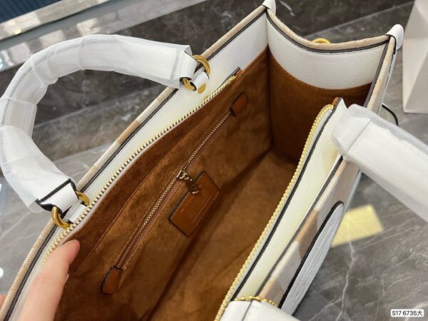 CA004 - Coach Women's Fashion Bag