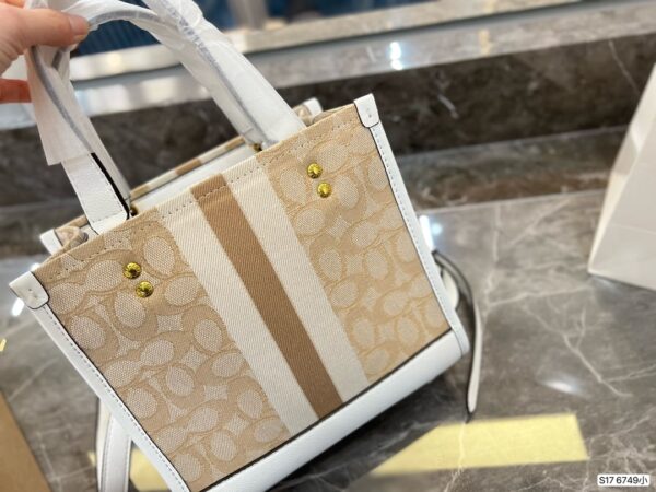 CA005 - Coach Women's Fashion Bag