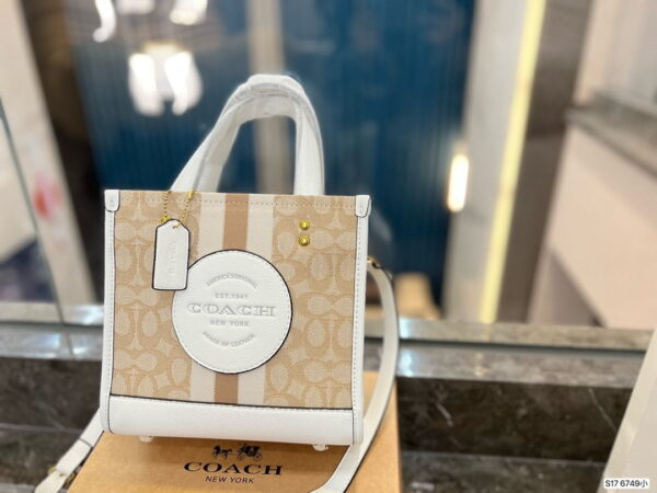 CA005 - Coach Women's Fashion Bag