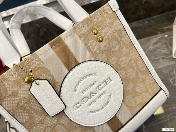 CA005 - Coach Women's Fashion Bag