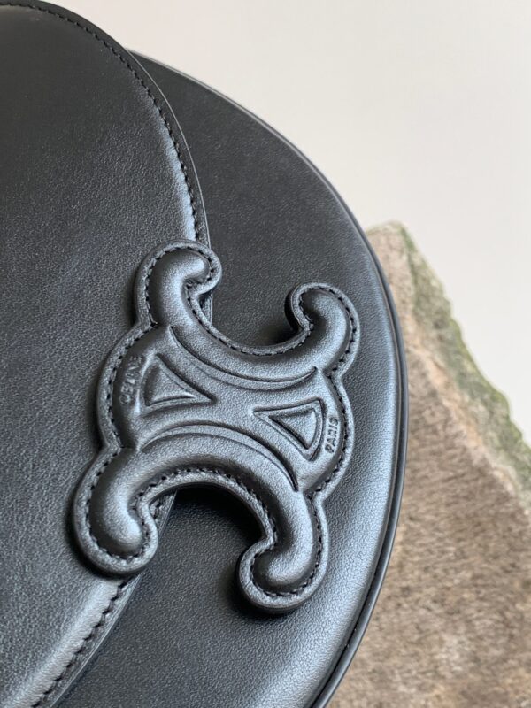1:1 Replica Celine Besace Cuir Triomphe Bag Black For Women 9in/23cm