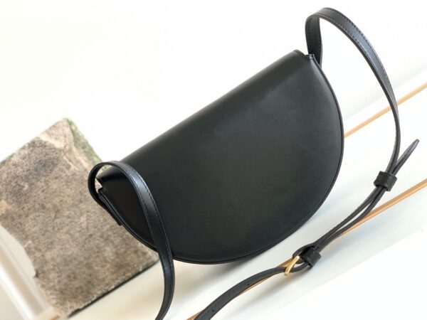 1:1 Replica Celine Besace Cuir Triomphe Bag Black For Women 9in/23cm