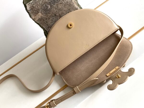 1:1 Replica Celine Besace Cuir Triomphe Bag Nude For Women 9in/23cm 111233DU3.03ND