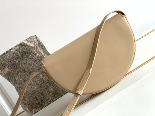 1:1 Replica Celine Besace Cuir Triomphe Bag Nude For Women 9in/23cm 111233DU3.03ND
