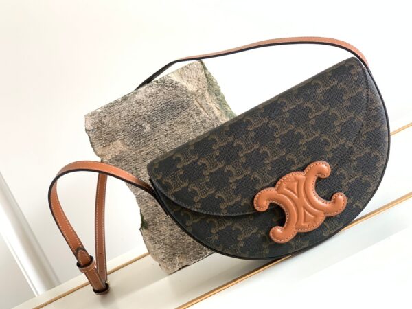 1:1 Replica Celine Besace In Triomphe Canvas Bag Brown For Women 9in/23cm